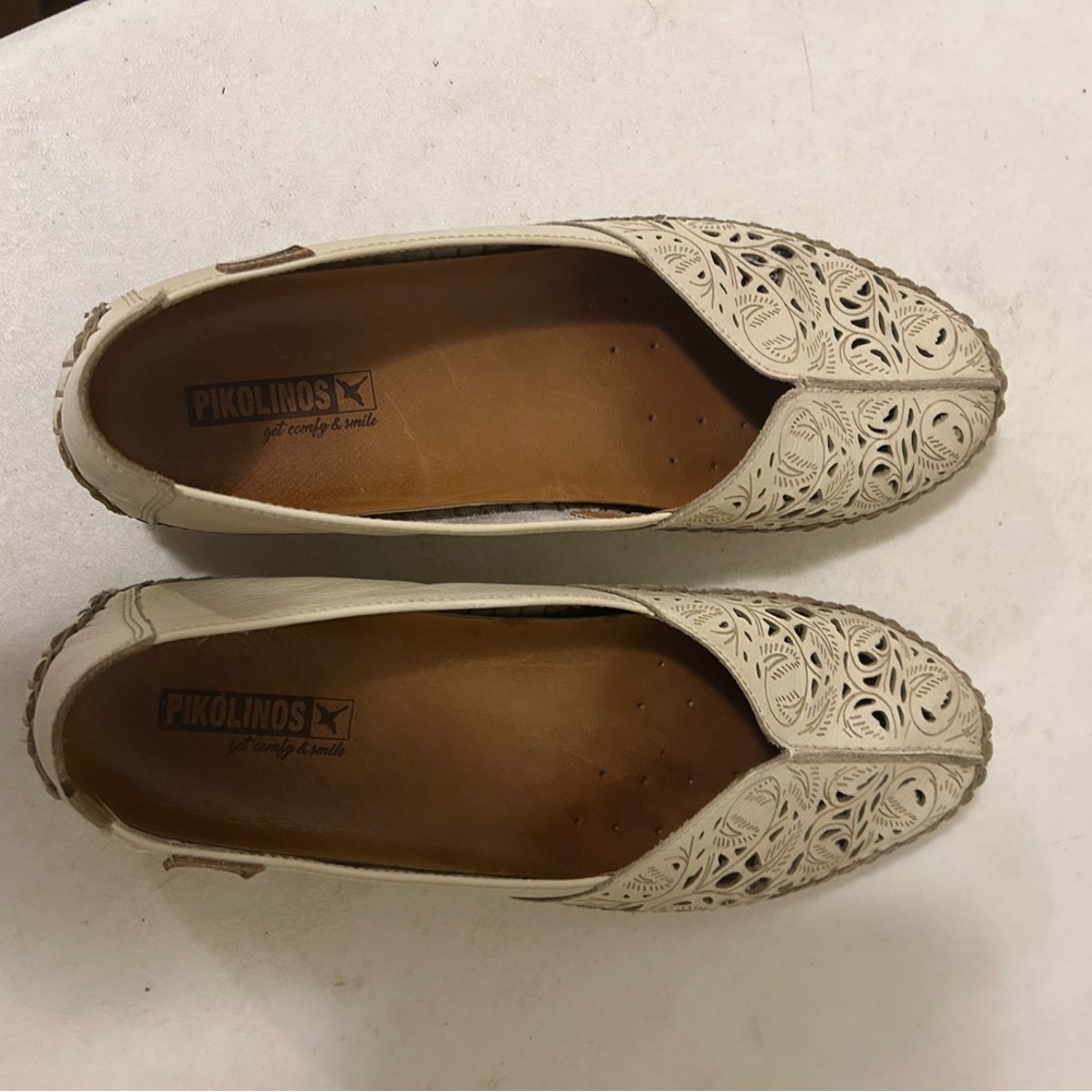 PIKOLINOS Jared Women's Cut-Out Loafers in color nata